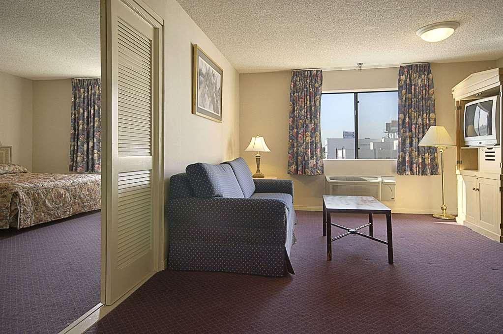 فندق لوس أنجلوسفي  رامادا بافيليون باي ويندام لوس انجليس / ويلشاير سنتر المظهر الخارجي الصورة